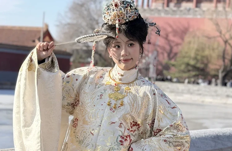 Девушка в Пекине, Китай. Фото: АТОР