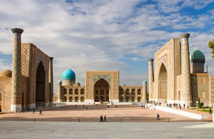 Соборная мечеть медресе Тилля-Кари, Самарканд, Узбекистан. Фото: предоставлено сервисом "Турслёт"