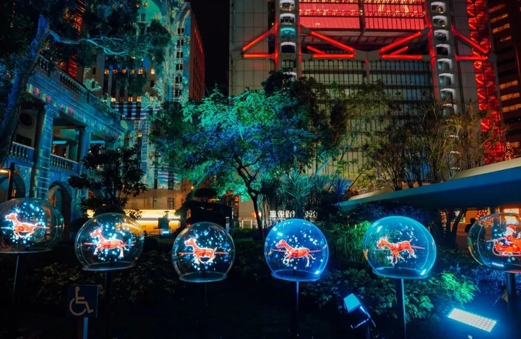 Новогодняя Чартер-роуд в центральном районе Гонконга. Фото: Управление по туризму Гонконга